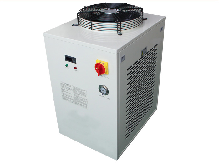 UV LED固化光源設(shè)備的三大配置照射頭、水冷機(jī)、電源驅(qū)動(dòng)